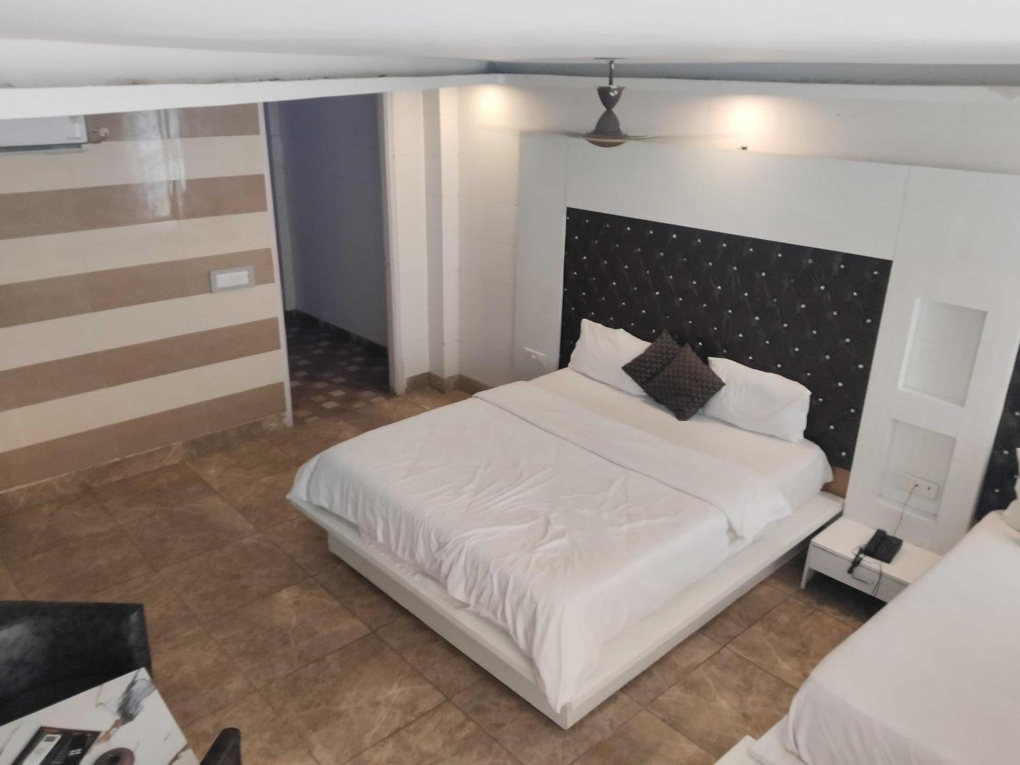 Super Hotel O Vivaan Residency Rohtak Exterior foto